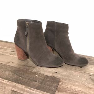 Size 8 Gray Distressed Bootie